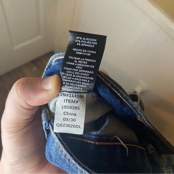 Frye Women’s Cuffed Cropped Jean Size 9/30 Dark Blue Denim - Picture 14 of 14